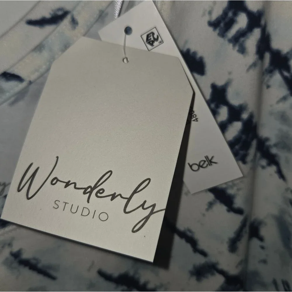 Wonderly NEW Blue & White Watercolor Tie Dye Stretch Blouse - Picture 7 of 12